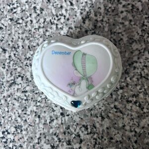 Precious Moments December Heart Box with Green and Blue Details
